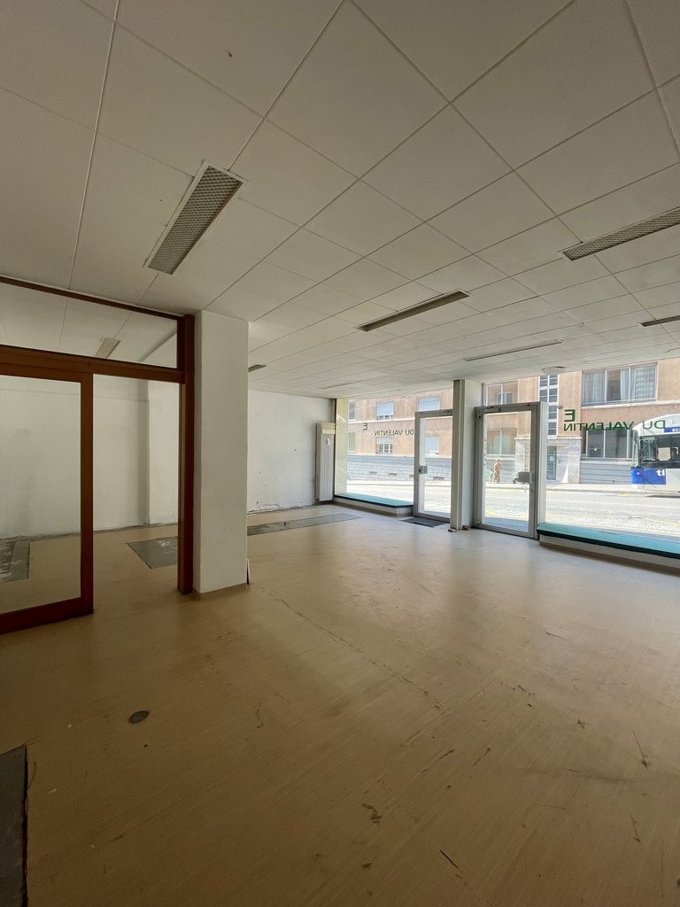 162m² shop, Foto 5 von 9