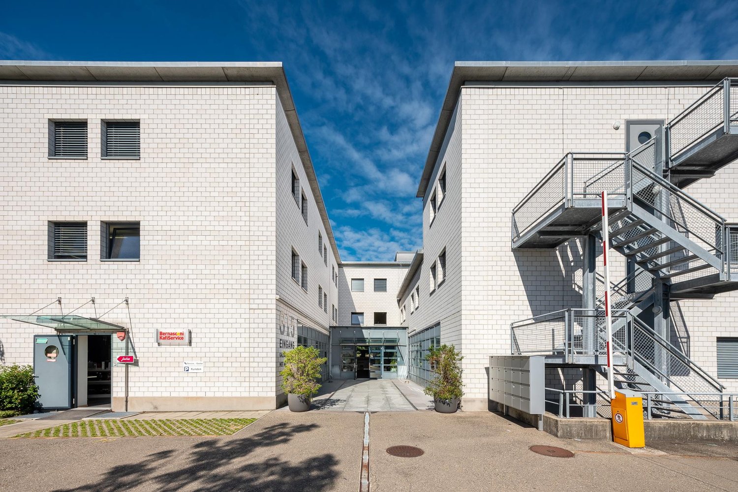 532m² commerciale, foto 1 di 8