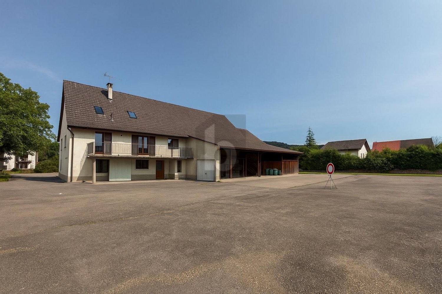 13 stanze casa multifamiliare