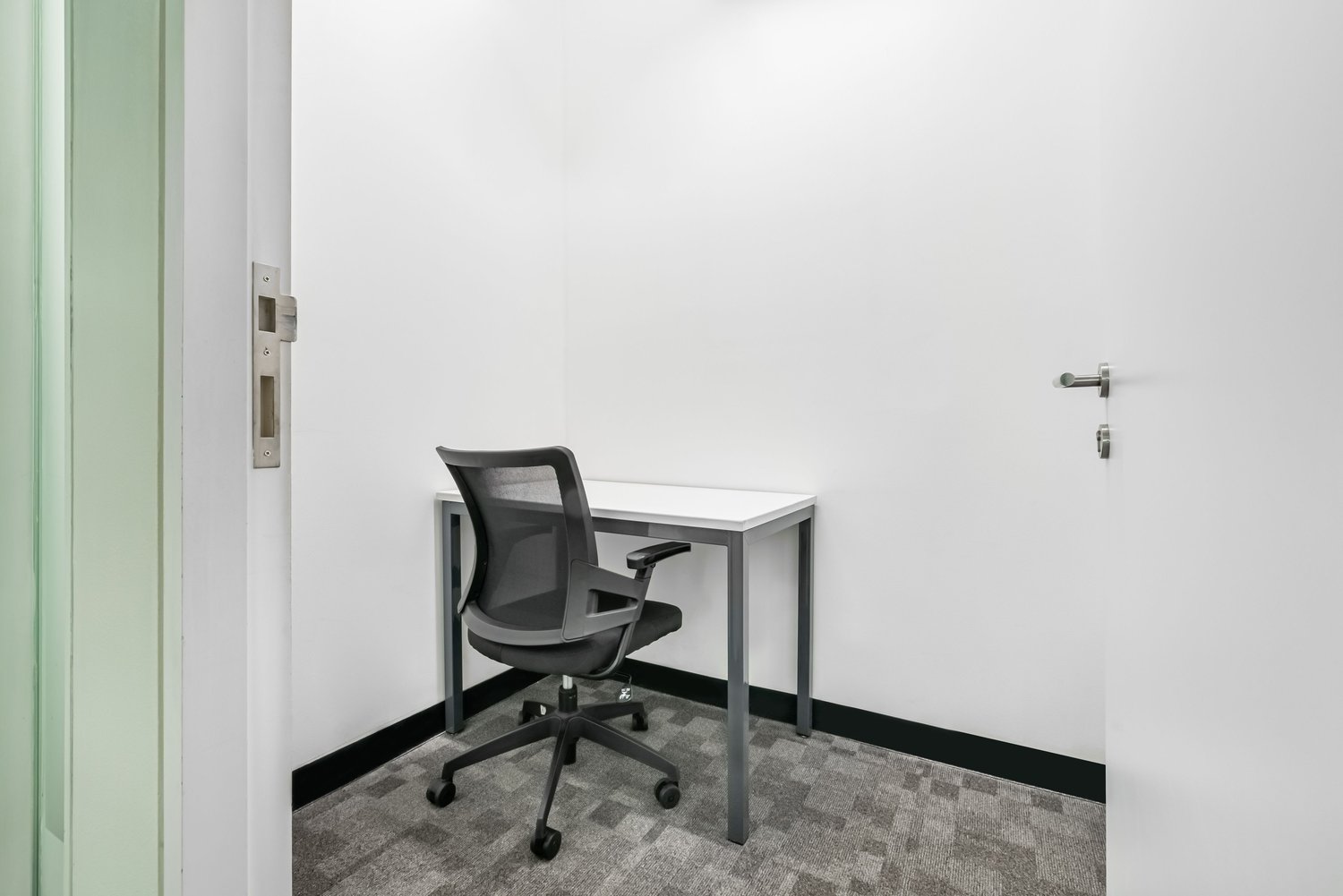 Office, photo 2 of 7