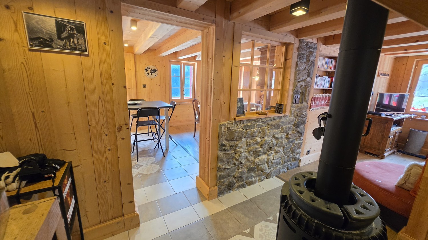 5 rooms apartment