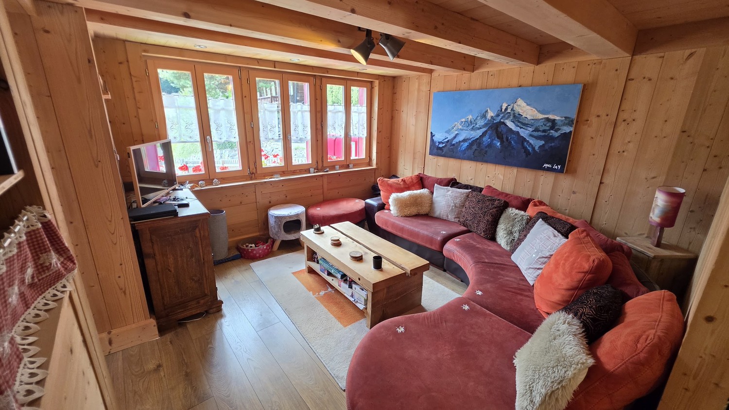 5 rooms apartment