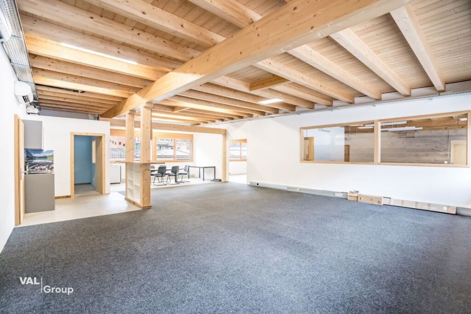 157m² commercial