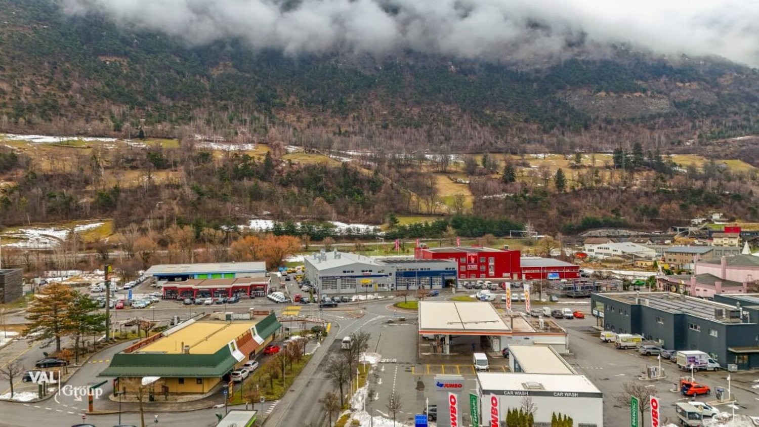 157m² commercial