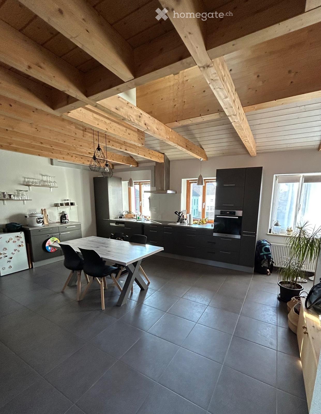 5 rooms apartment