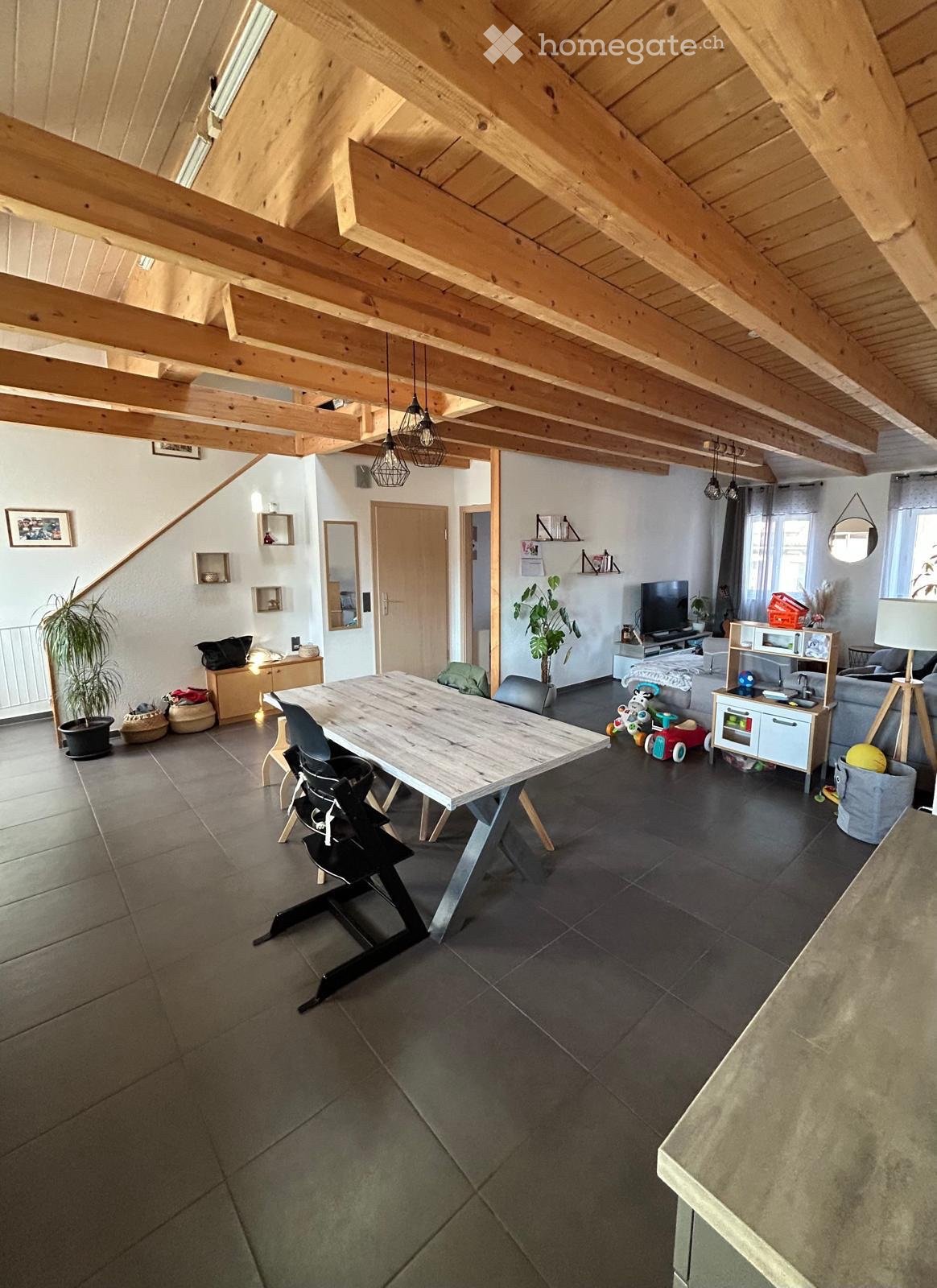 5 rooms apartment