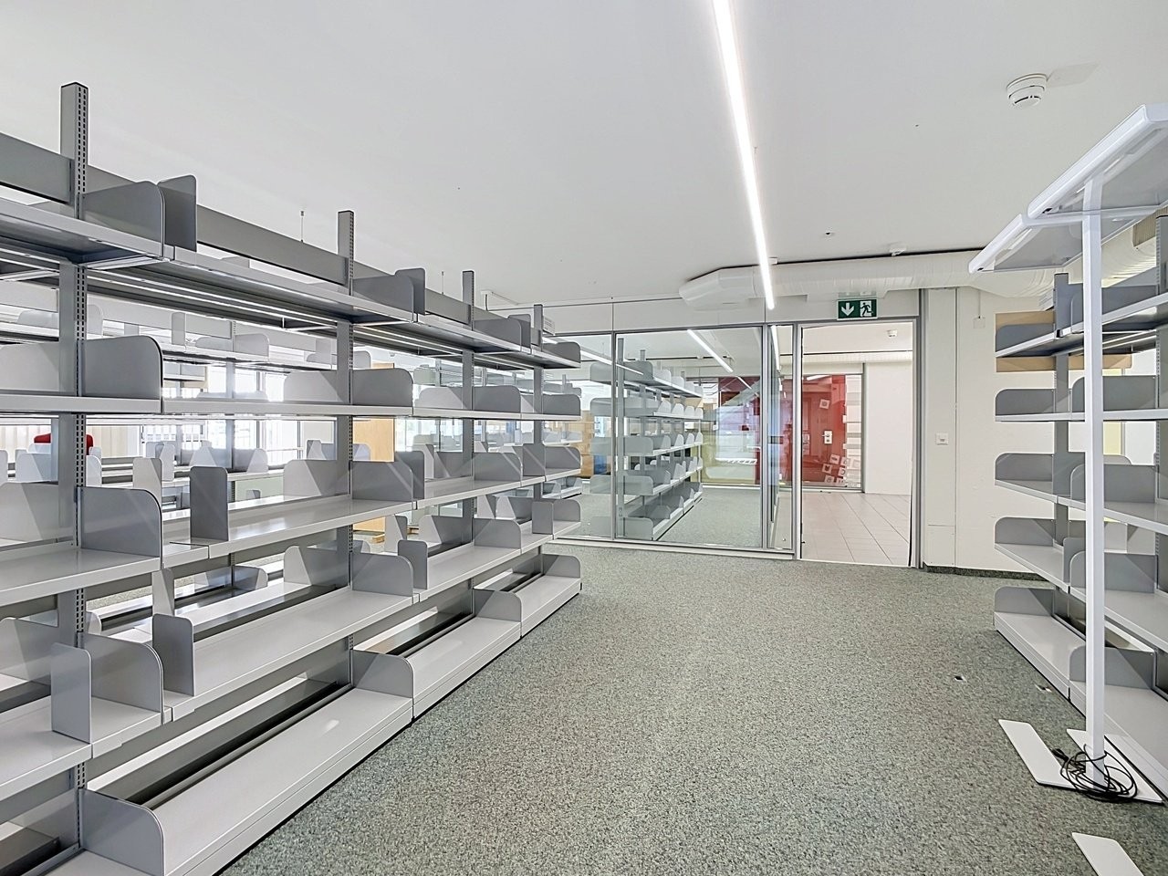 860m² commercial