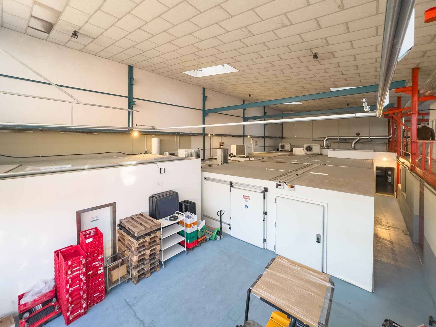 650m² commercial