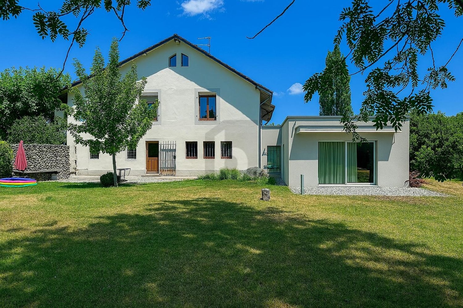 6-Zimmer-Duplexhaus, Foto 1 von 3