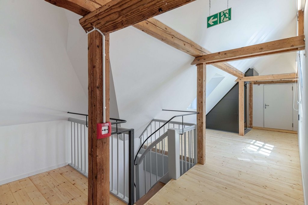 125m² office