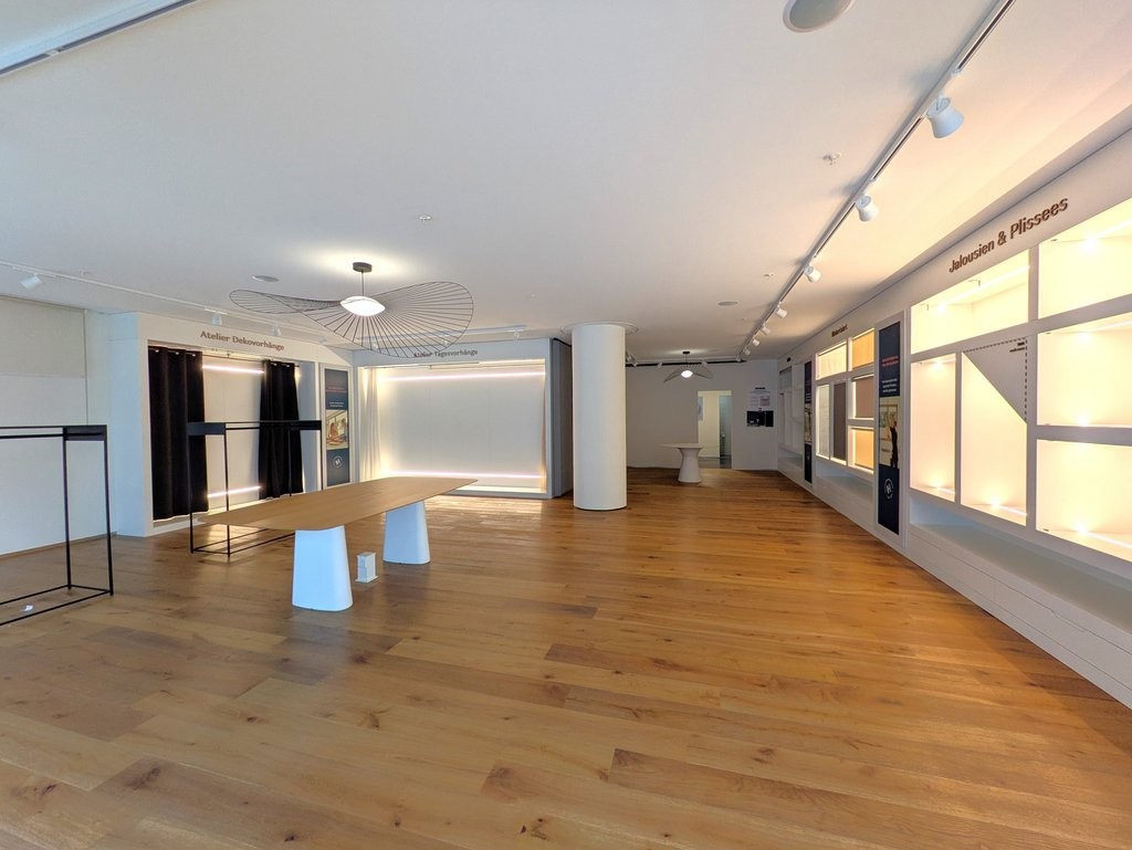 121m² shop
