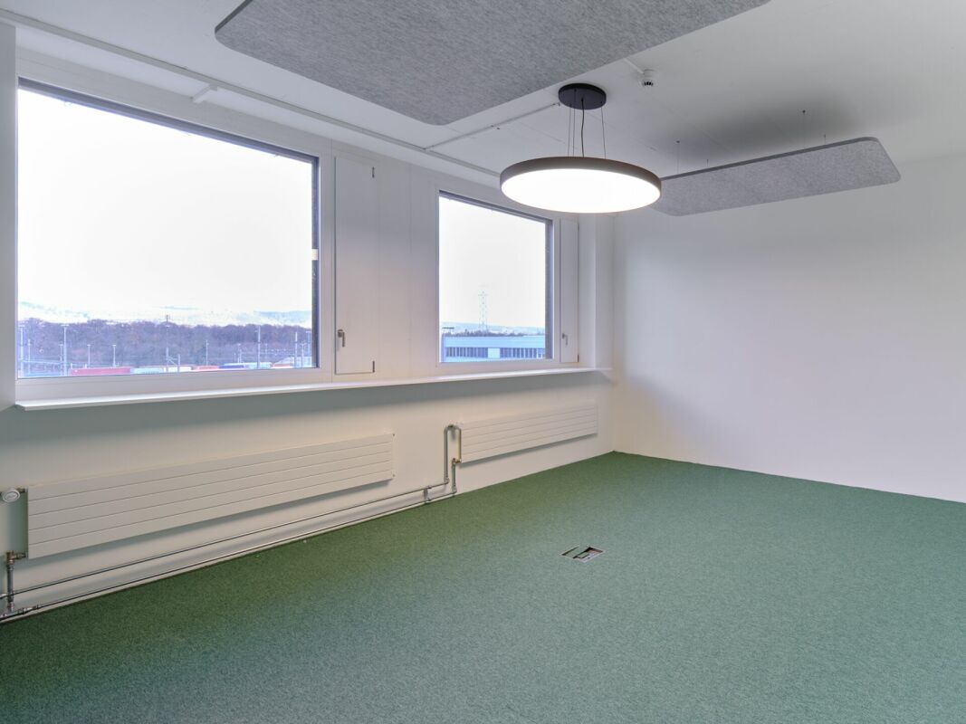 699m² office