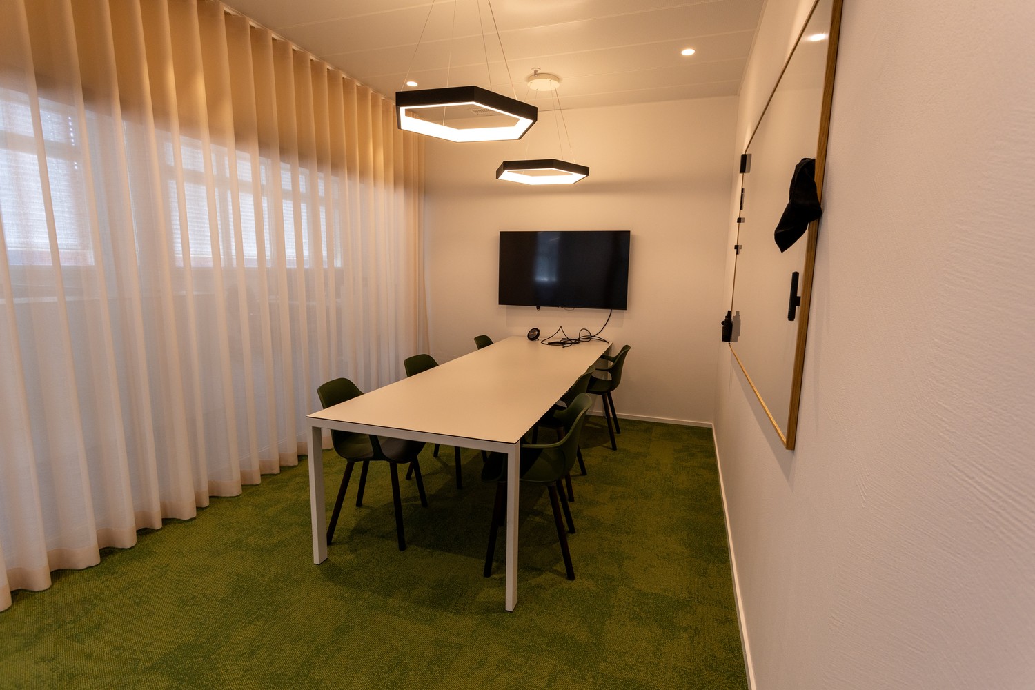 1420m² commercial