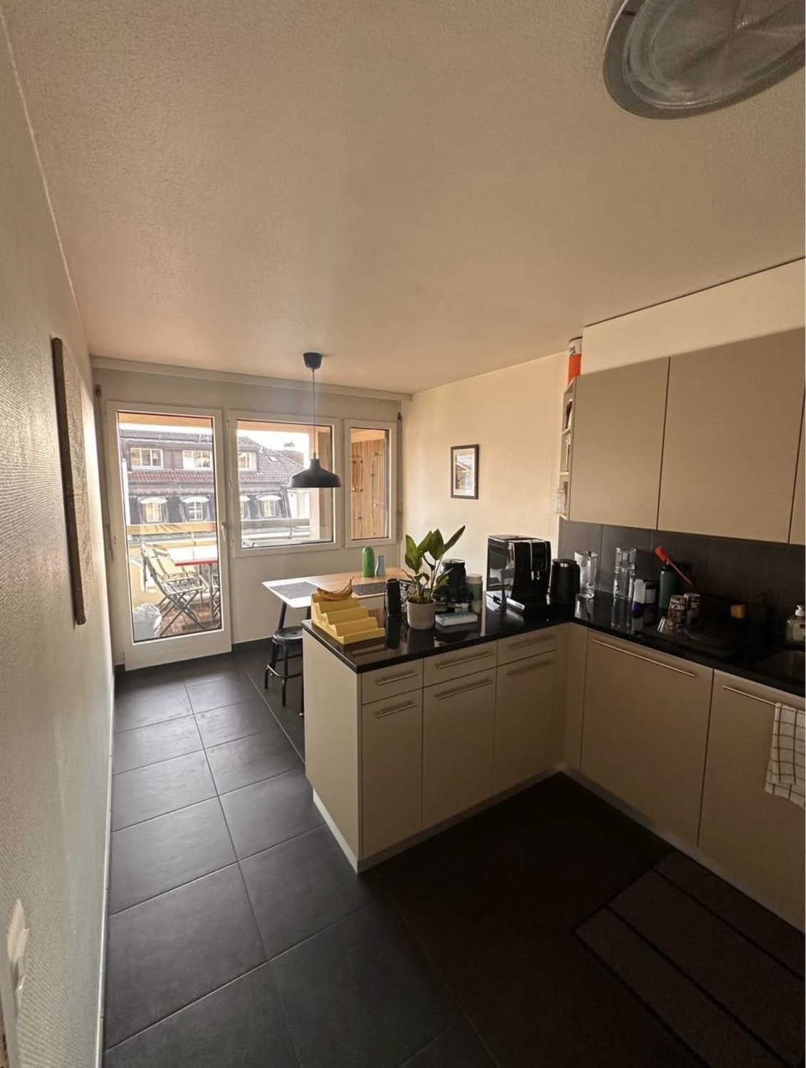 Möblierte 2 ½ Zimmer Wohnung