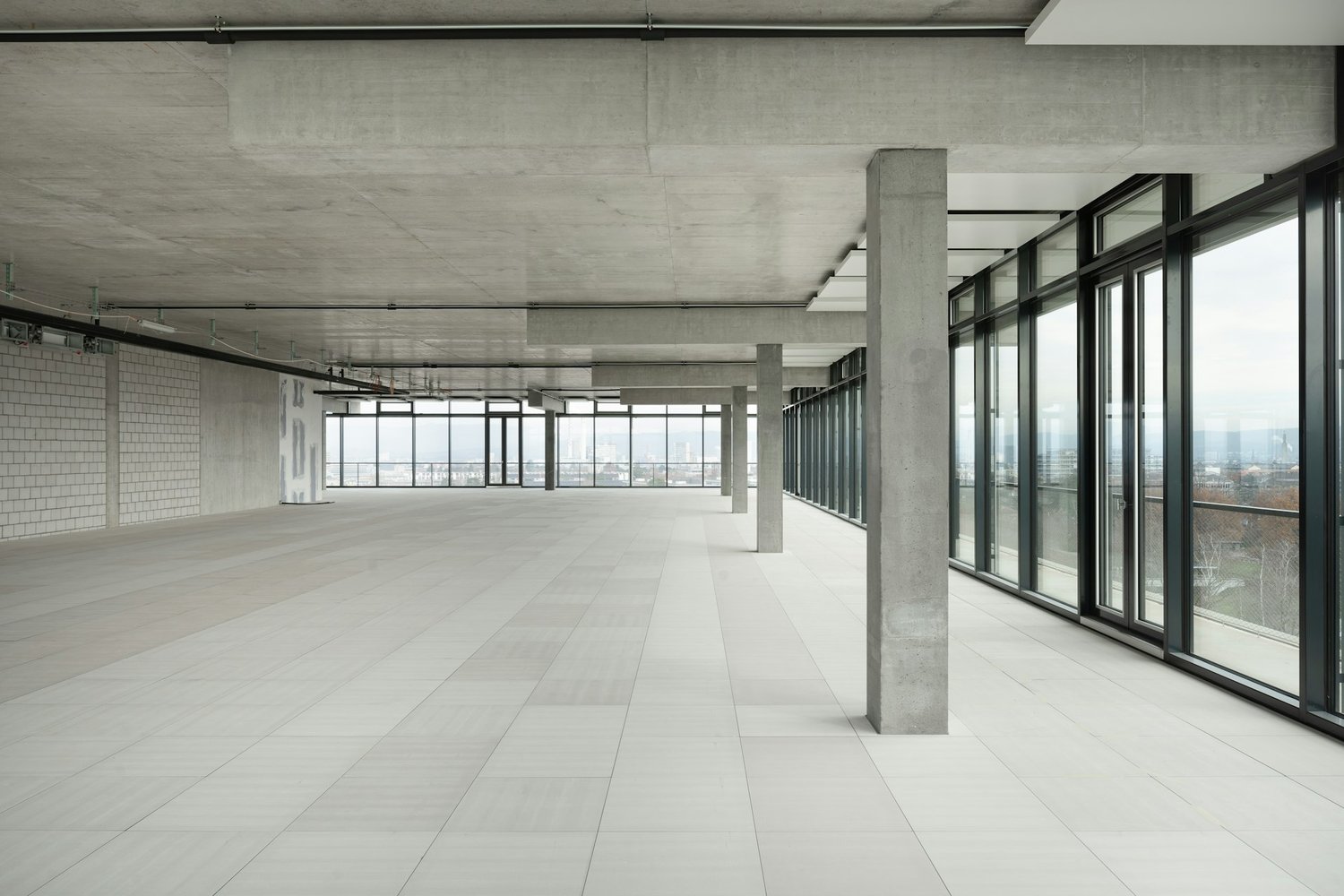 720m² office