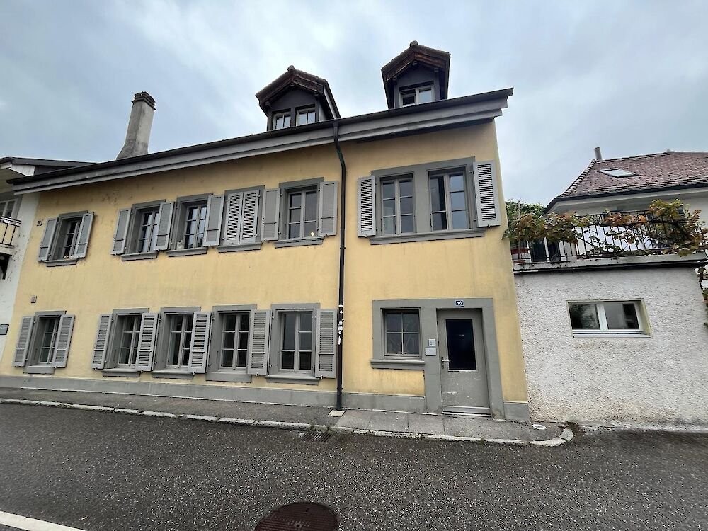 5 rooms apartment