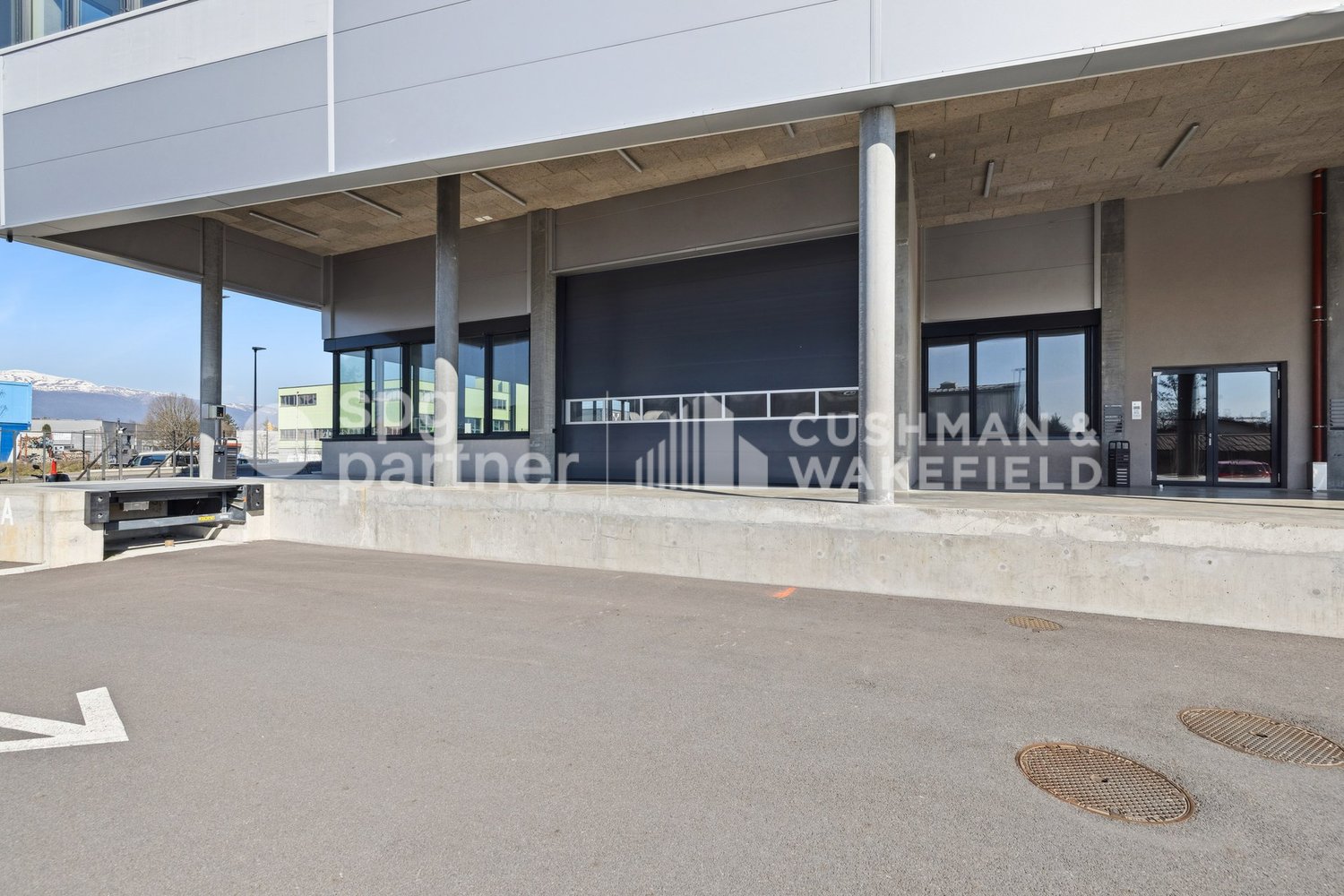 650m² commercial