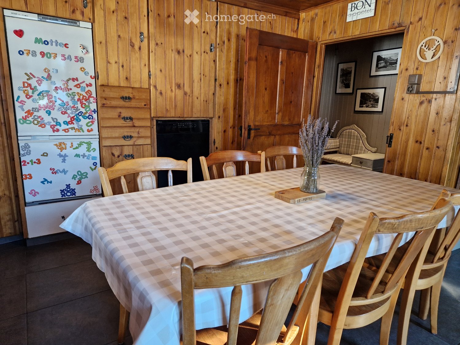 5 rooms apartment