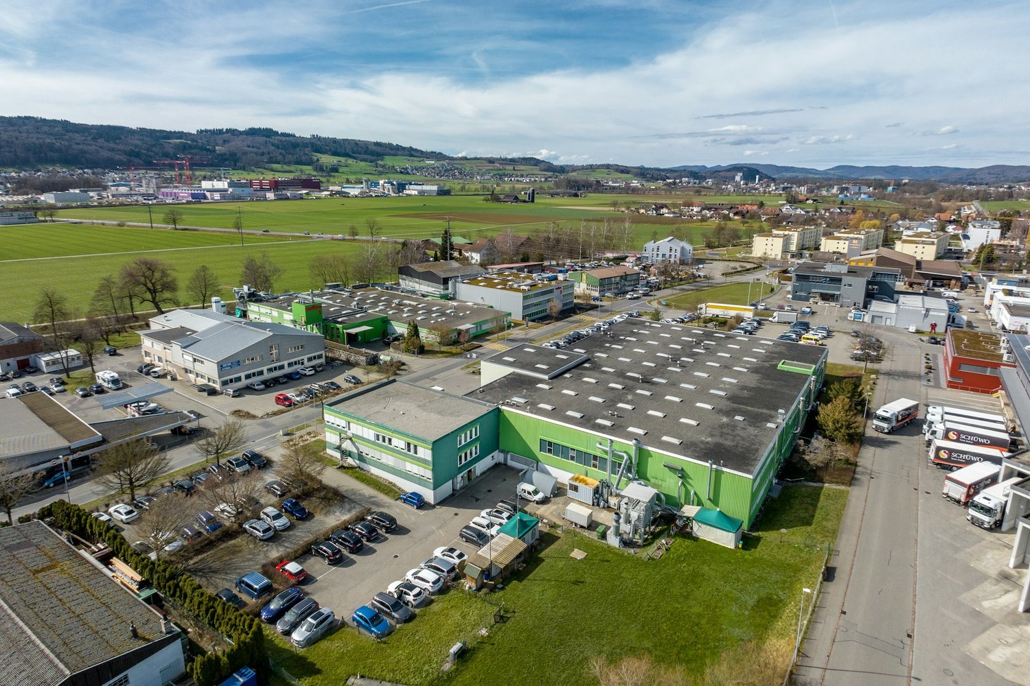 1010m² office