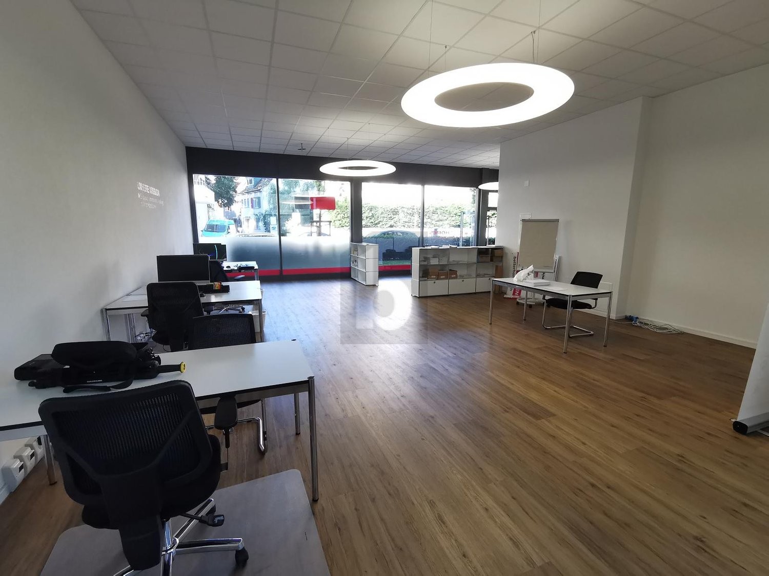 124m² office