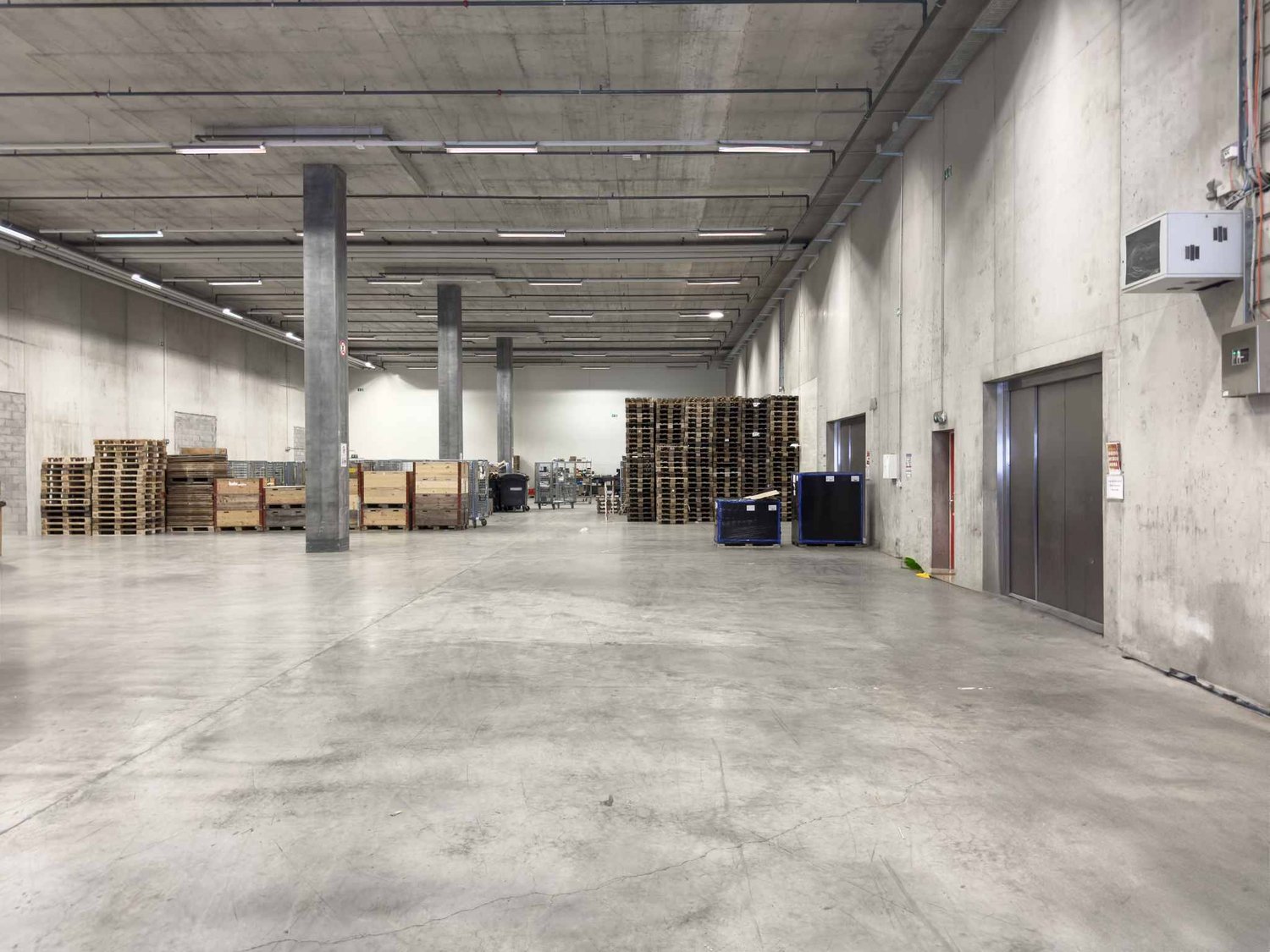 2157m² commerciale
