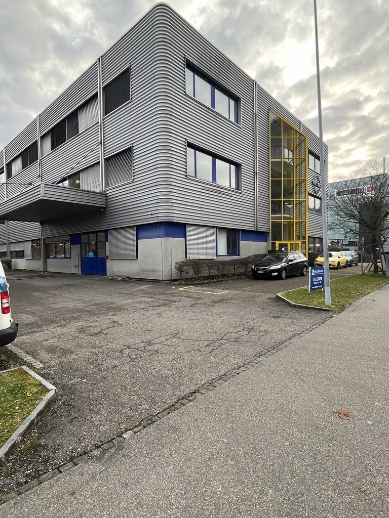 605m² commercial