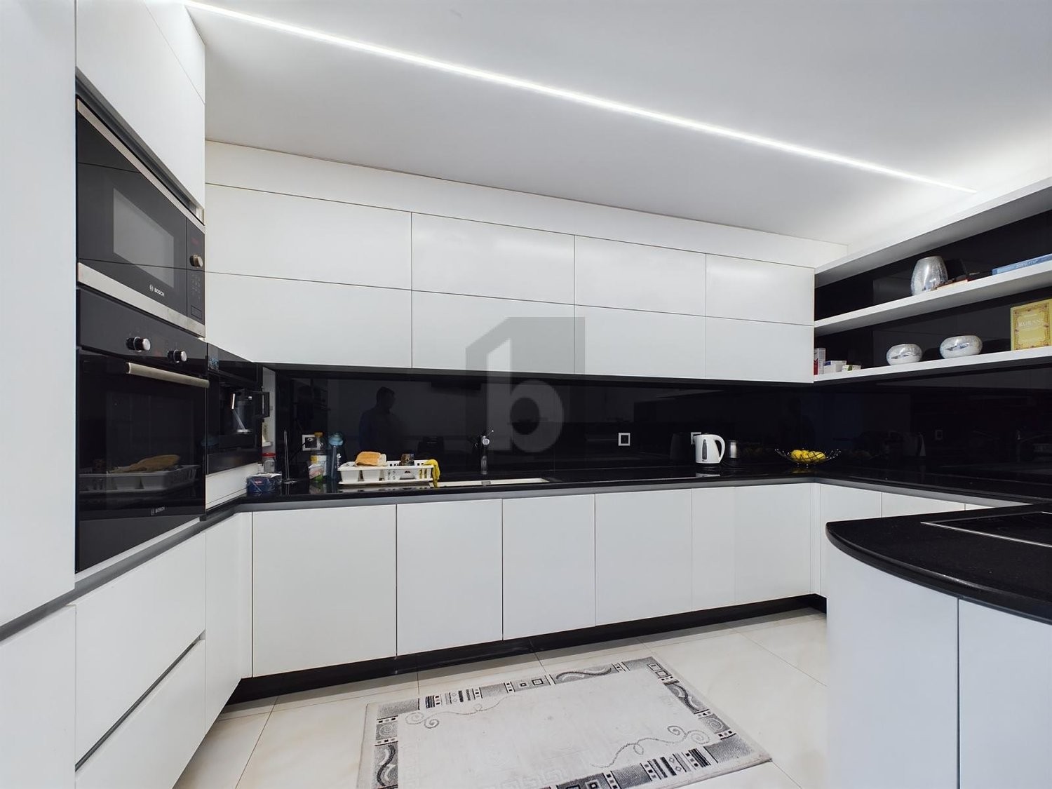 8 ½ Zimmer Einfamilienhaus, Foto 4 von 4