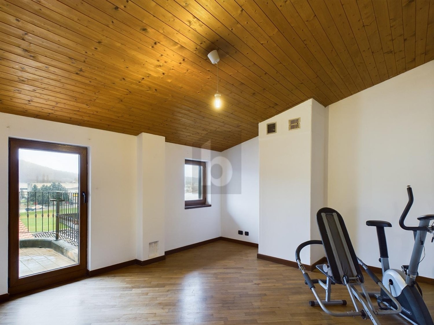 11 rooms multi family house