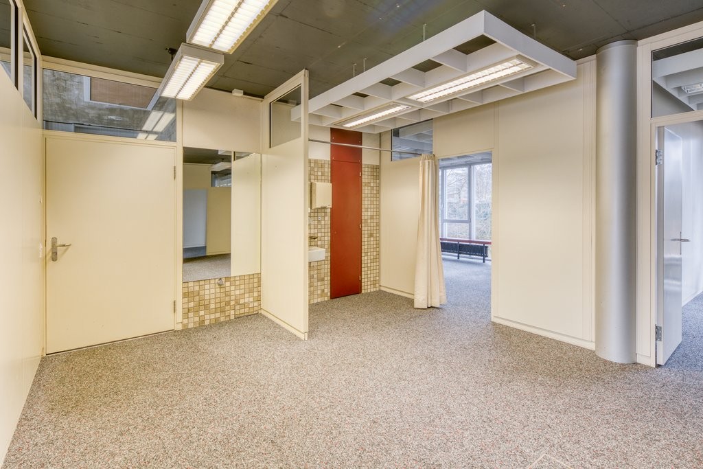 58m² commercial