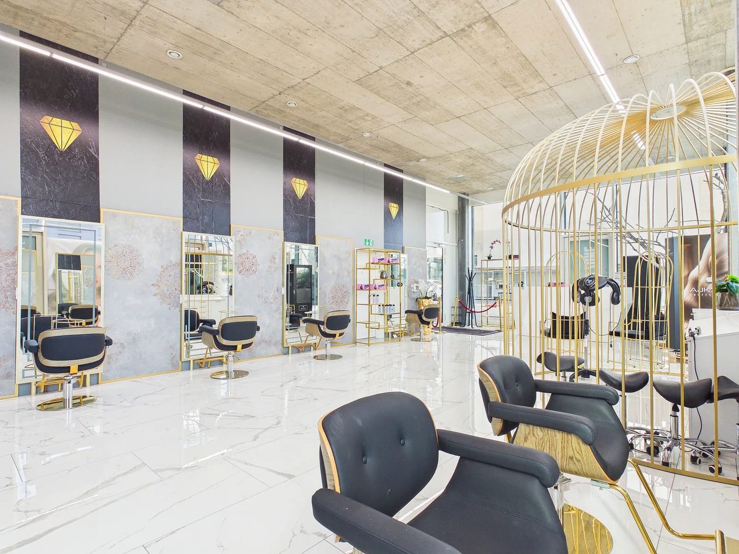122m² commercial