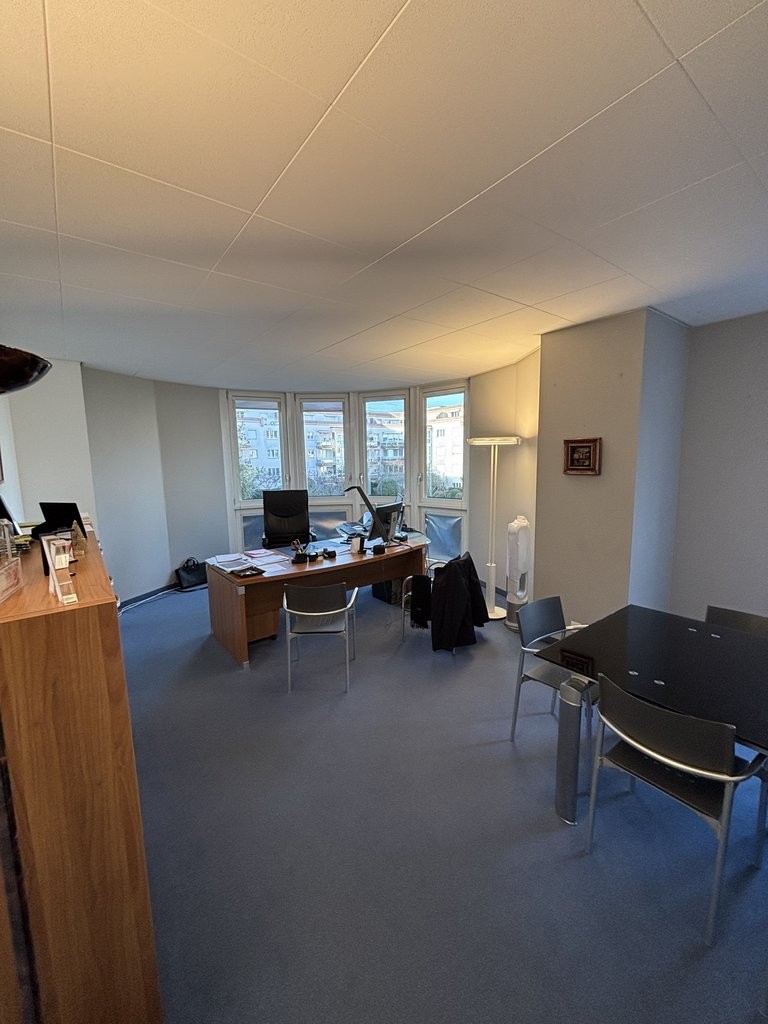 222m² Büro, Foto 1 von 9