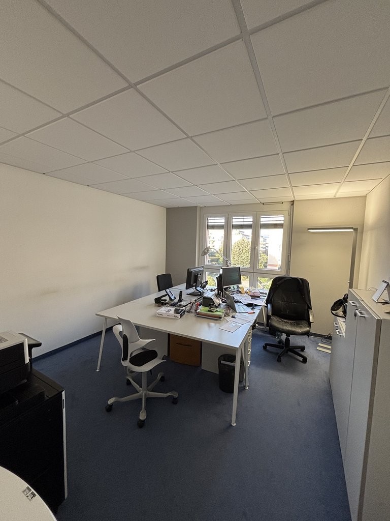 222m² Büro, Foto 2 von 9