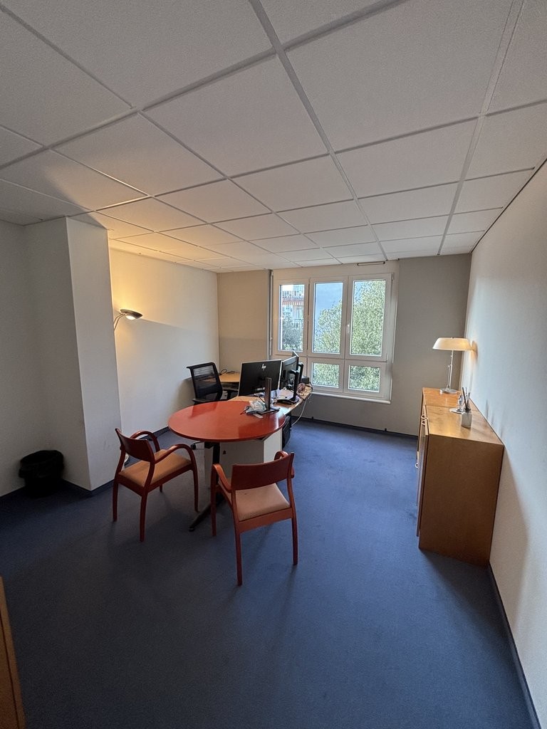 222m² Büro, Foto 4 von 9