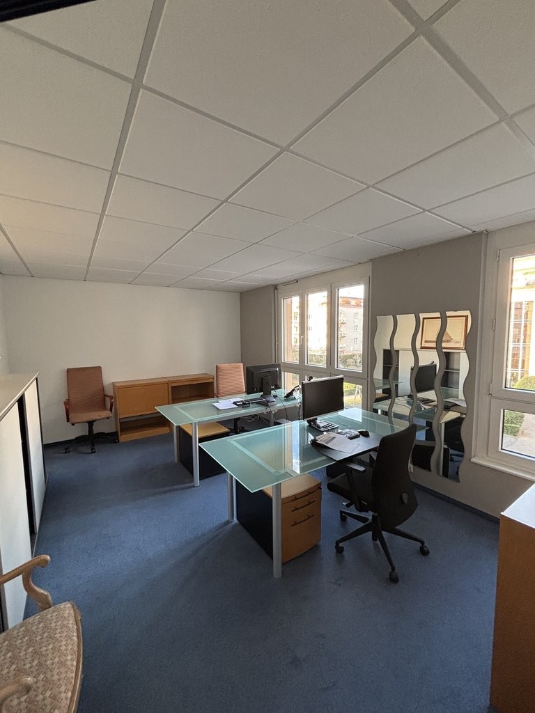 222m² Büro, Foto 3 von 9
