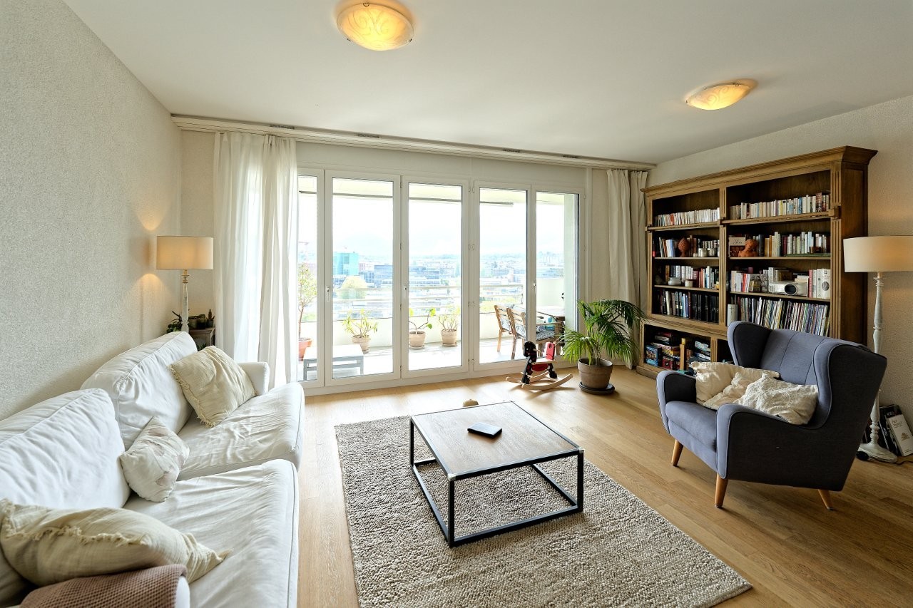5 rooms apartment