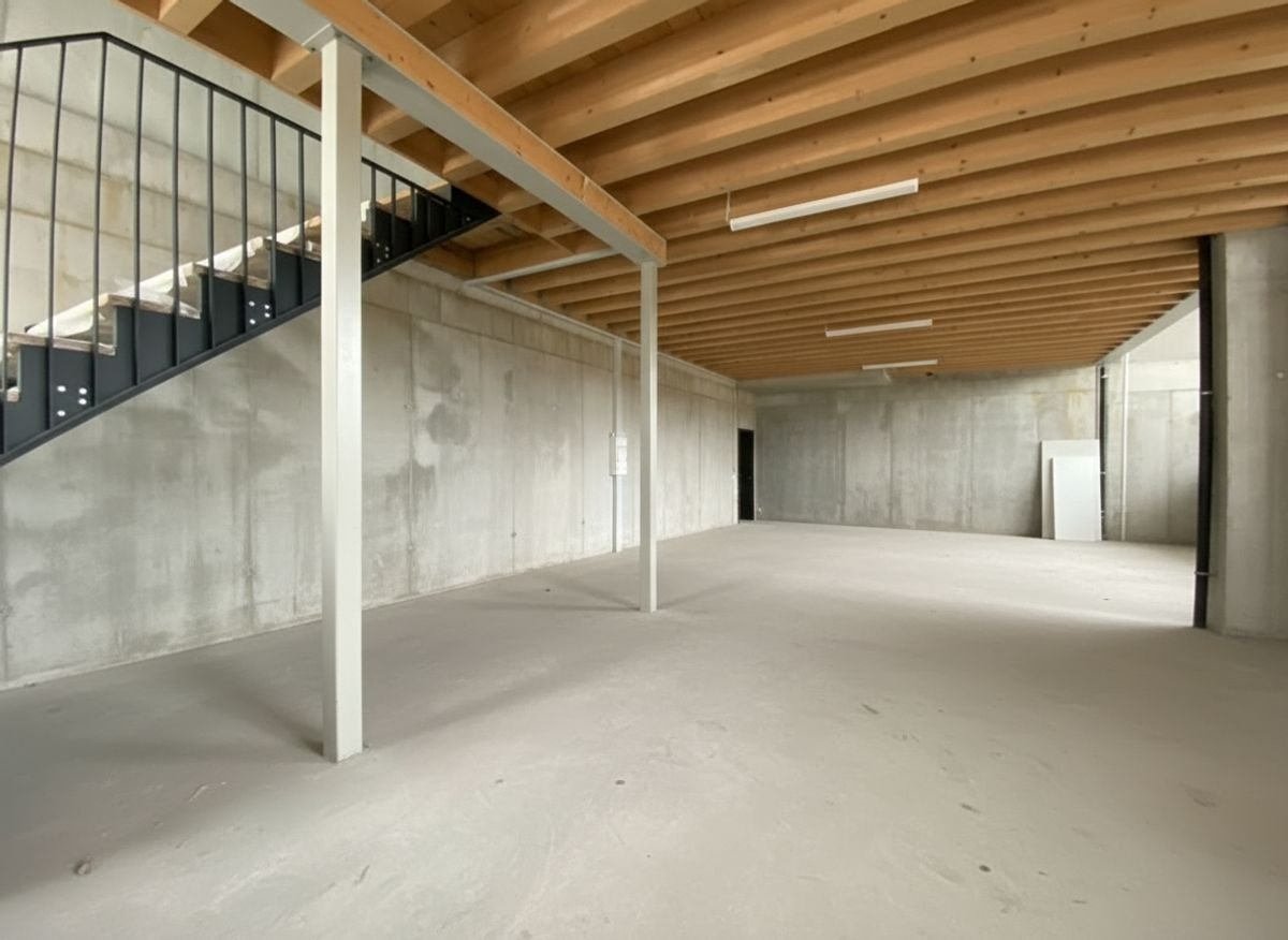 245m² Industrieobjekt, Foto 3 von 8