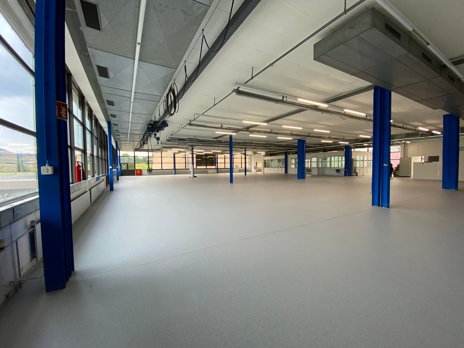 1210m² commercial, photo 3 sur 7