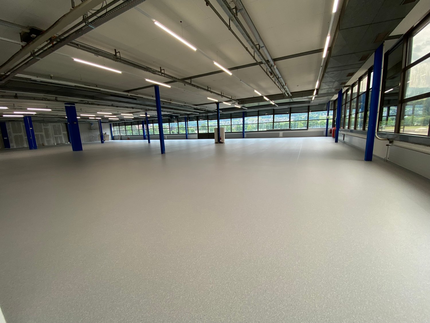 1210m² commercial, photo 4 sur 7