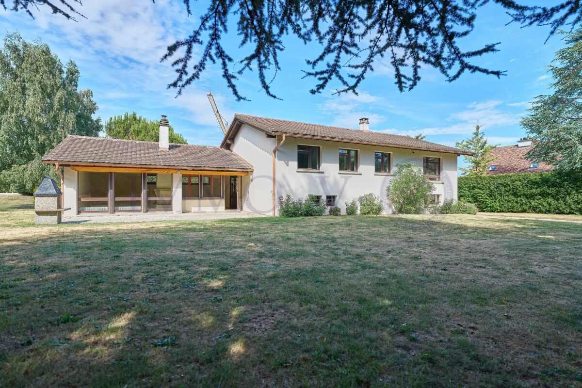 8 Zimmer Einfamilienhaus, Foto 1 von 10