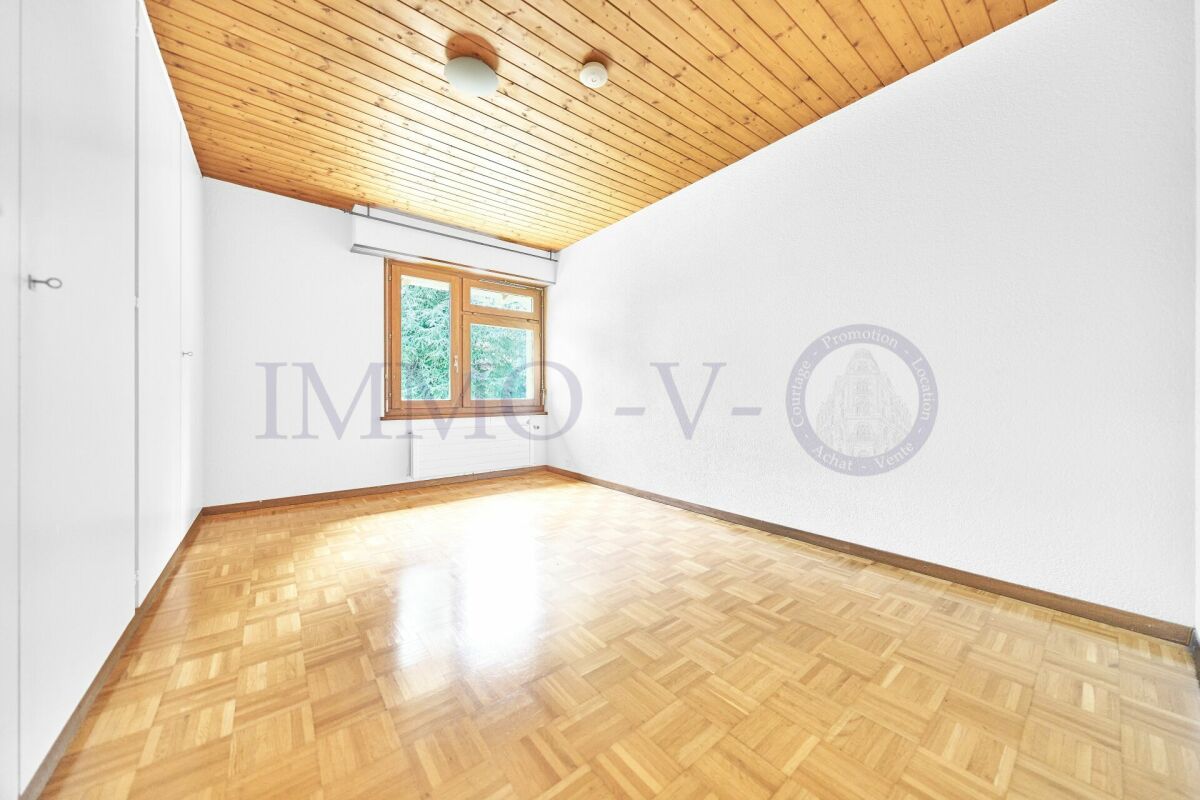 8 Zimmer Einfamilienhaus, Foto 9 von 10