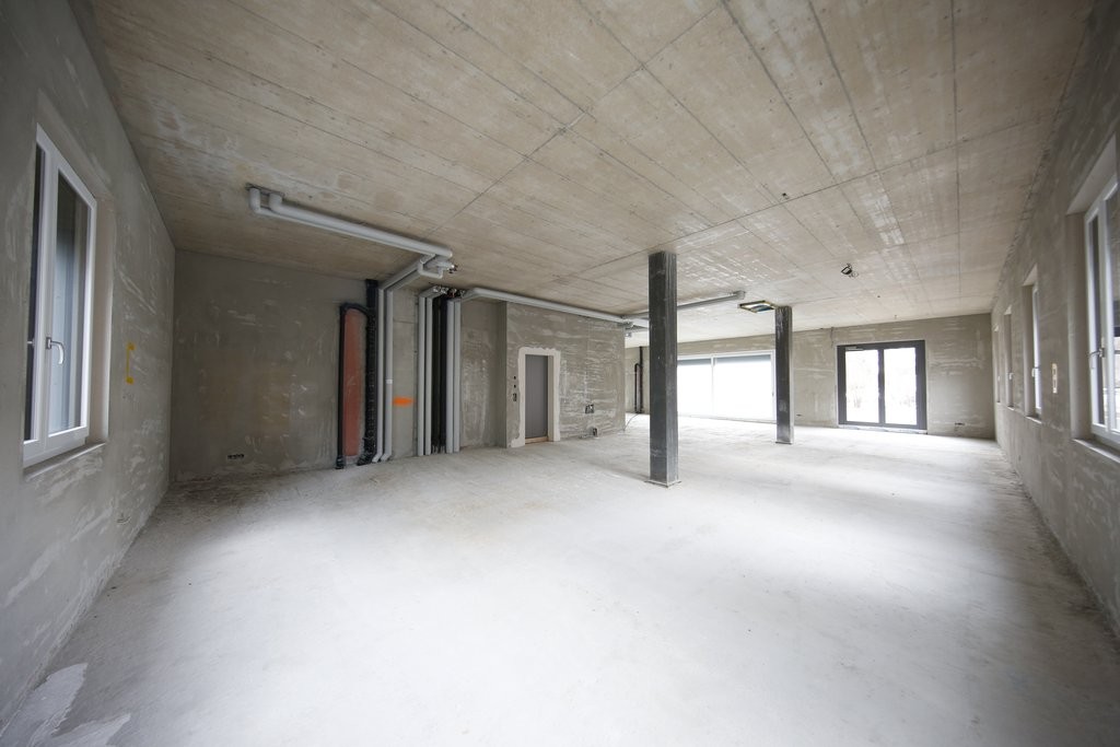 290m² commercial, Foto 3 von 10