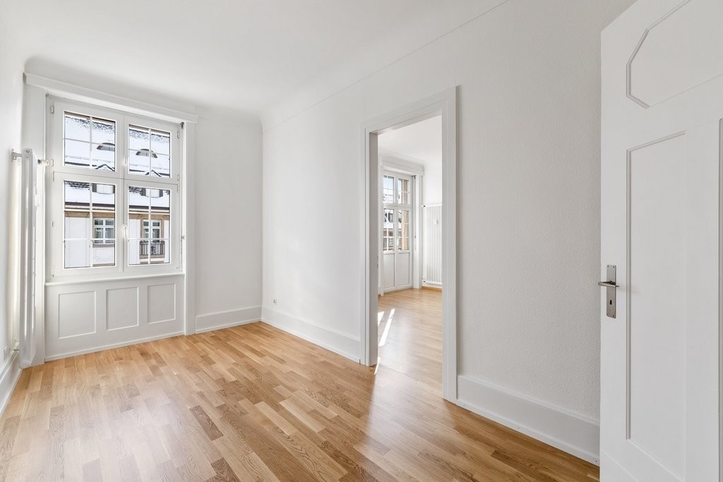 5 rooms apartment