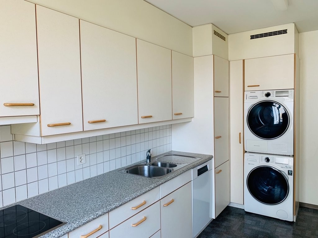 5 rooms apartment