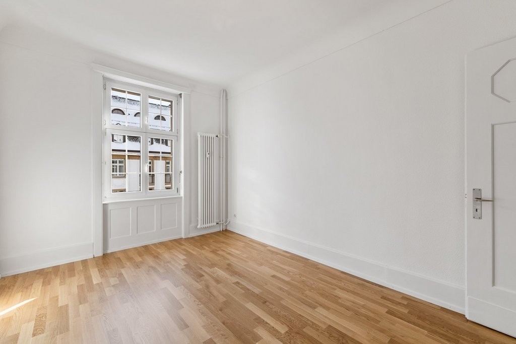5 rooms apartment