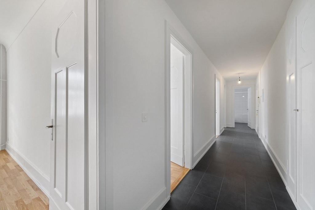 5 rooms apartment