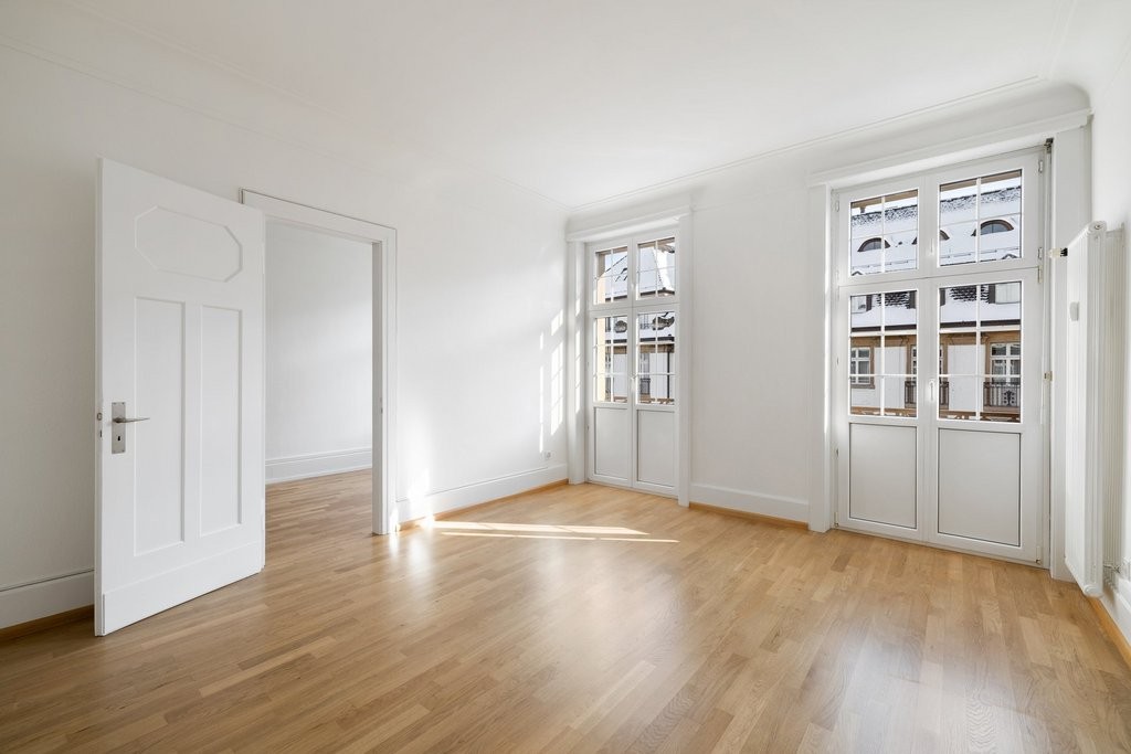 5 rooms apartment