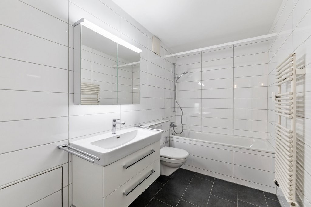 5 rooms apartment