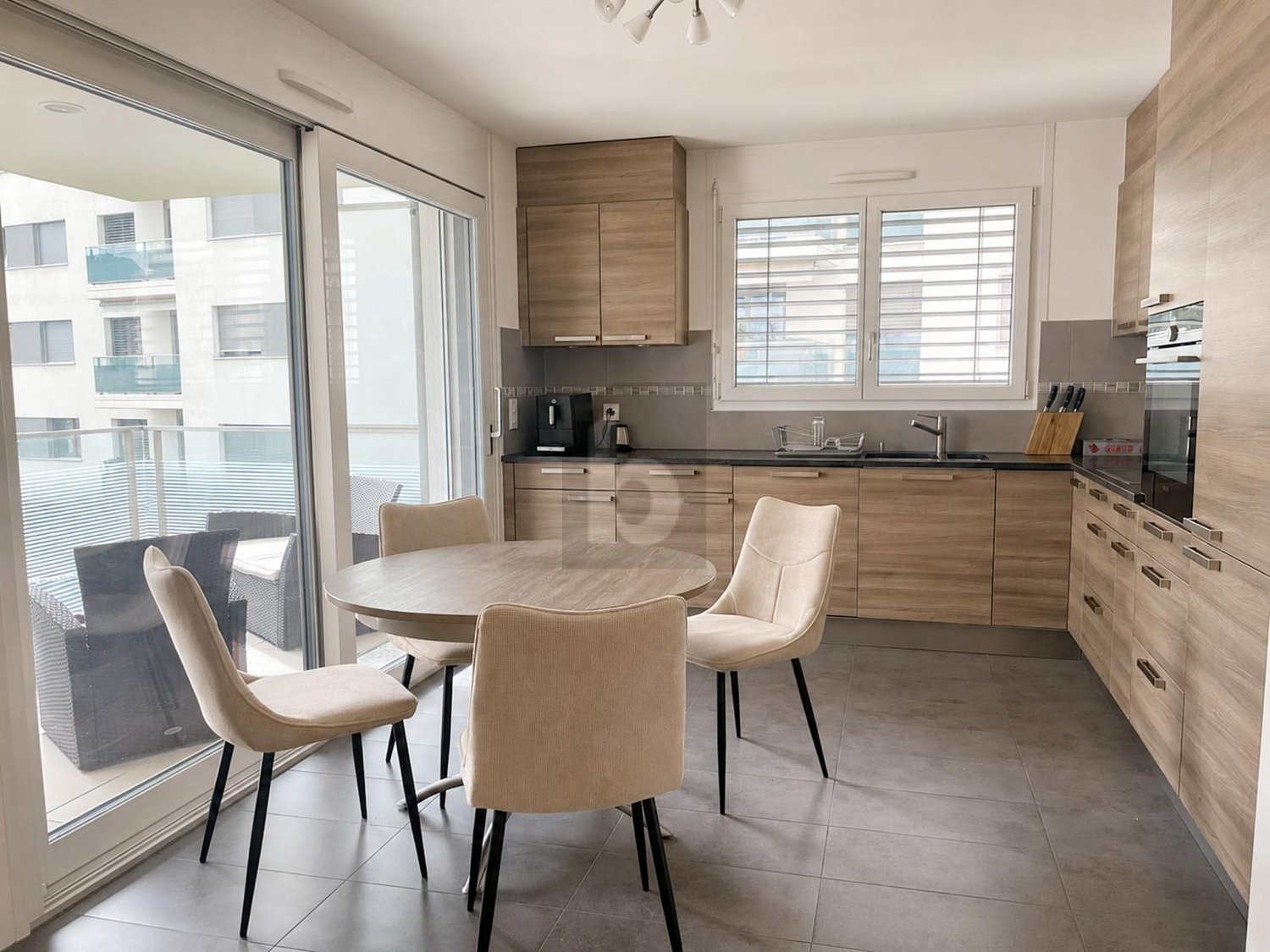 3 ½ Zimmer möblierte Wohnung