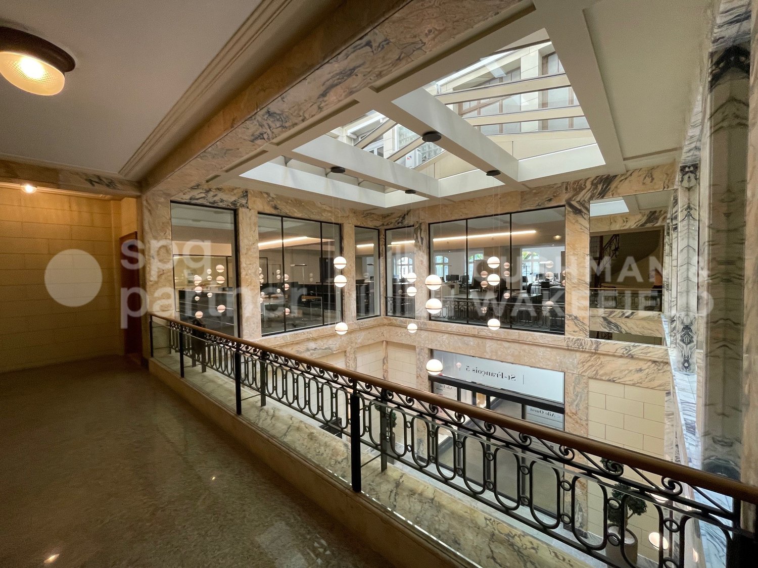 430m² Büro
