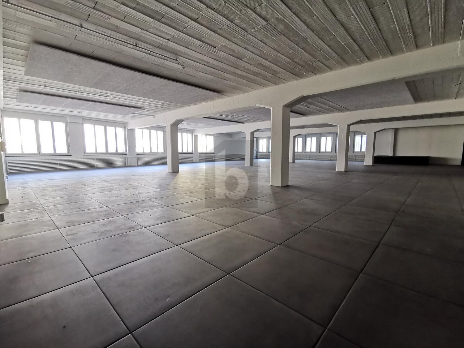 435m² industrial object, Foto 1 von 4